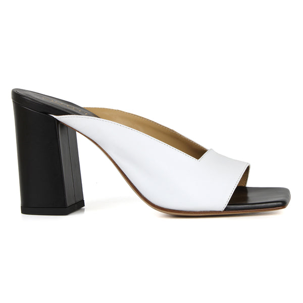 Sandal open toe in black/white calfskin